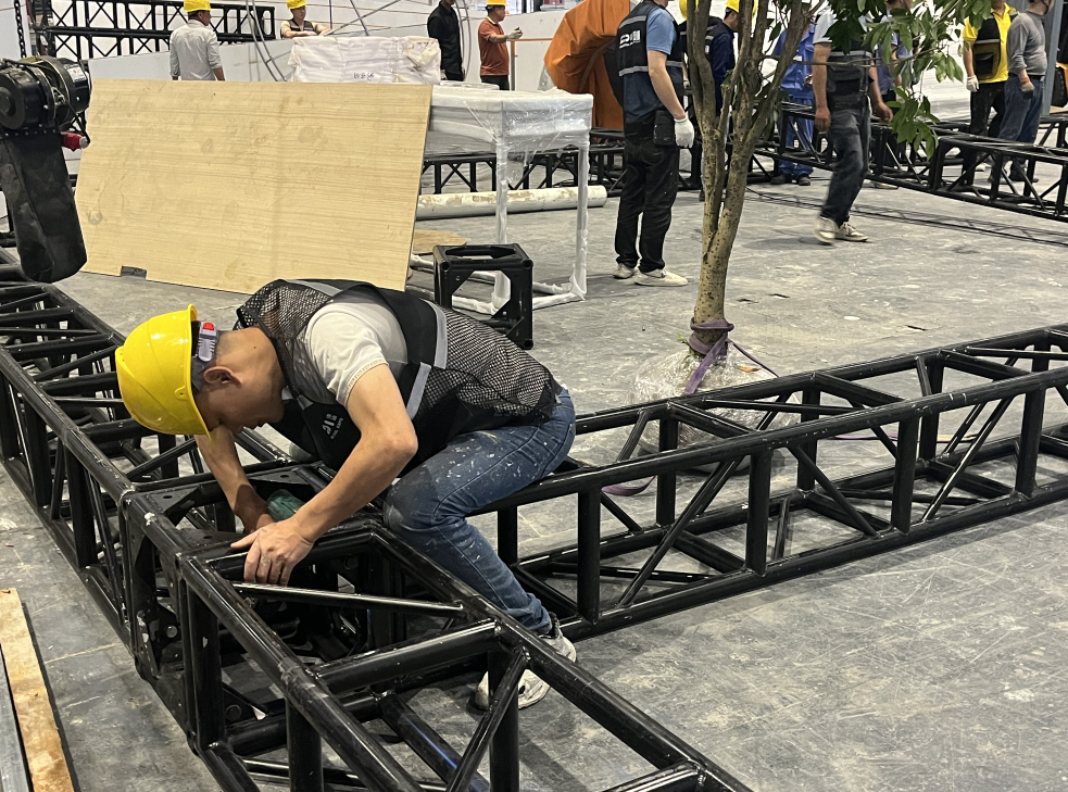 如何預(yù)防展臺坍塌?專業(yè)展覽展會搭建公司為您提供建議 如何預(yù)防展臺坍塌?專業(yè)展覽展會搭建公司為您提供建議